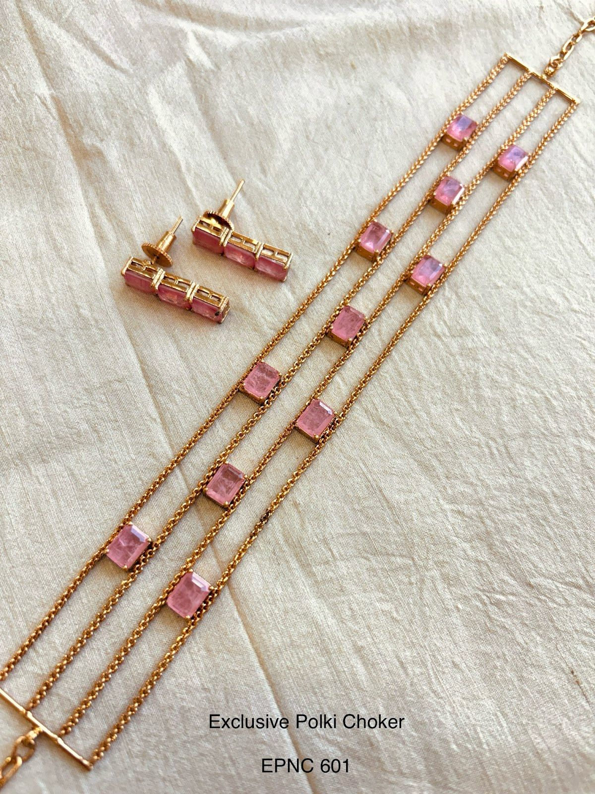 Demi Fine Doublet Choker