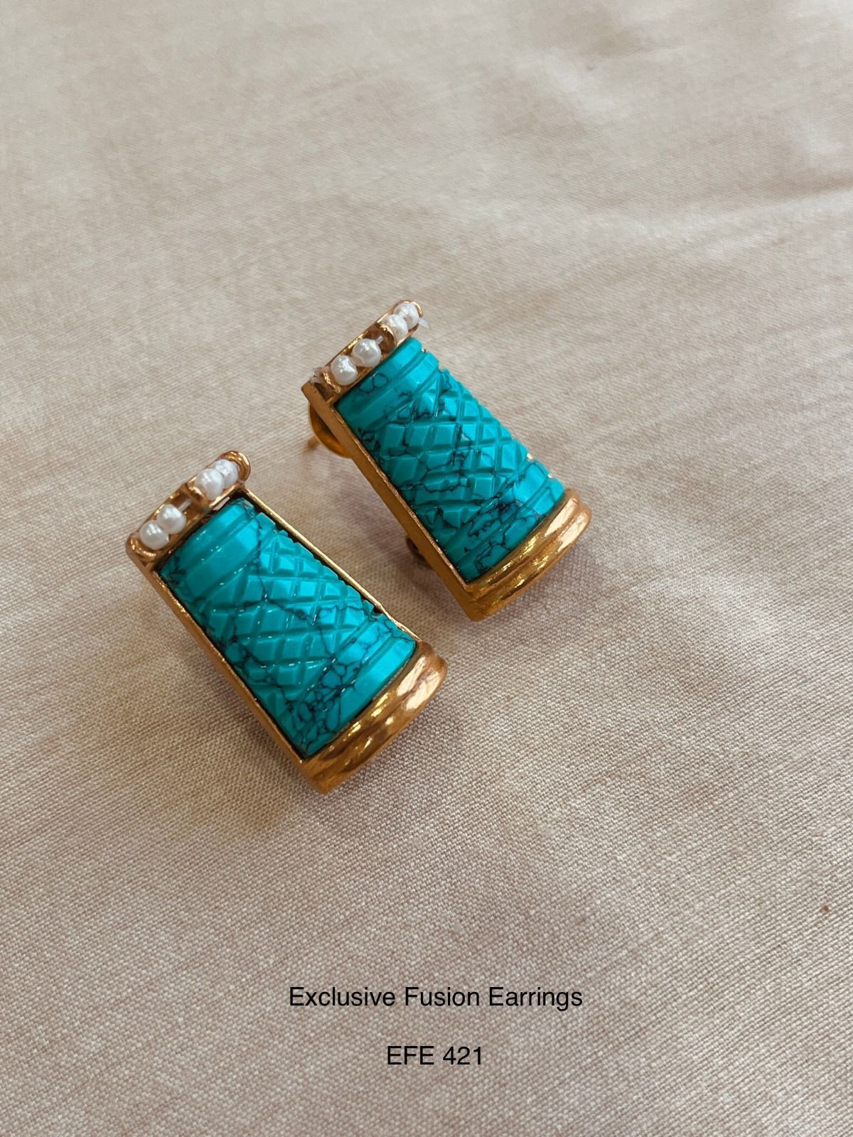 Neo Traditional Studs