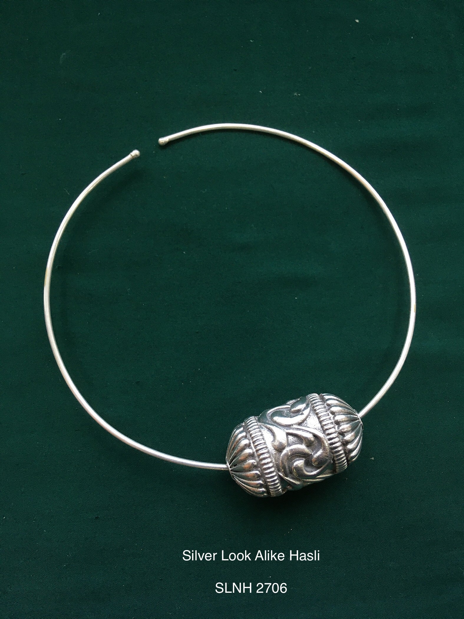 Antique Silver Tone Hasli