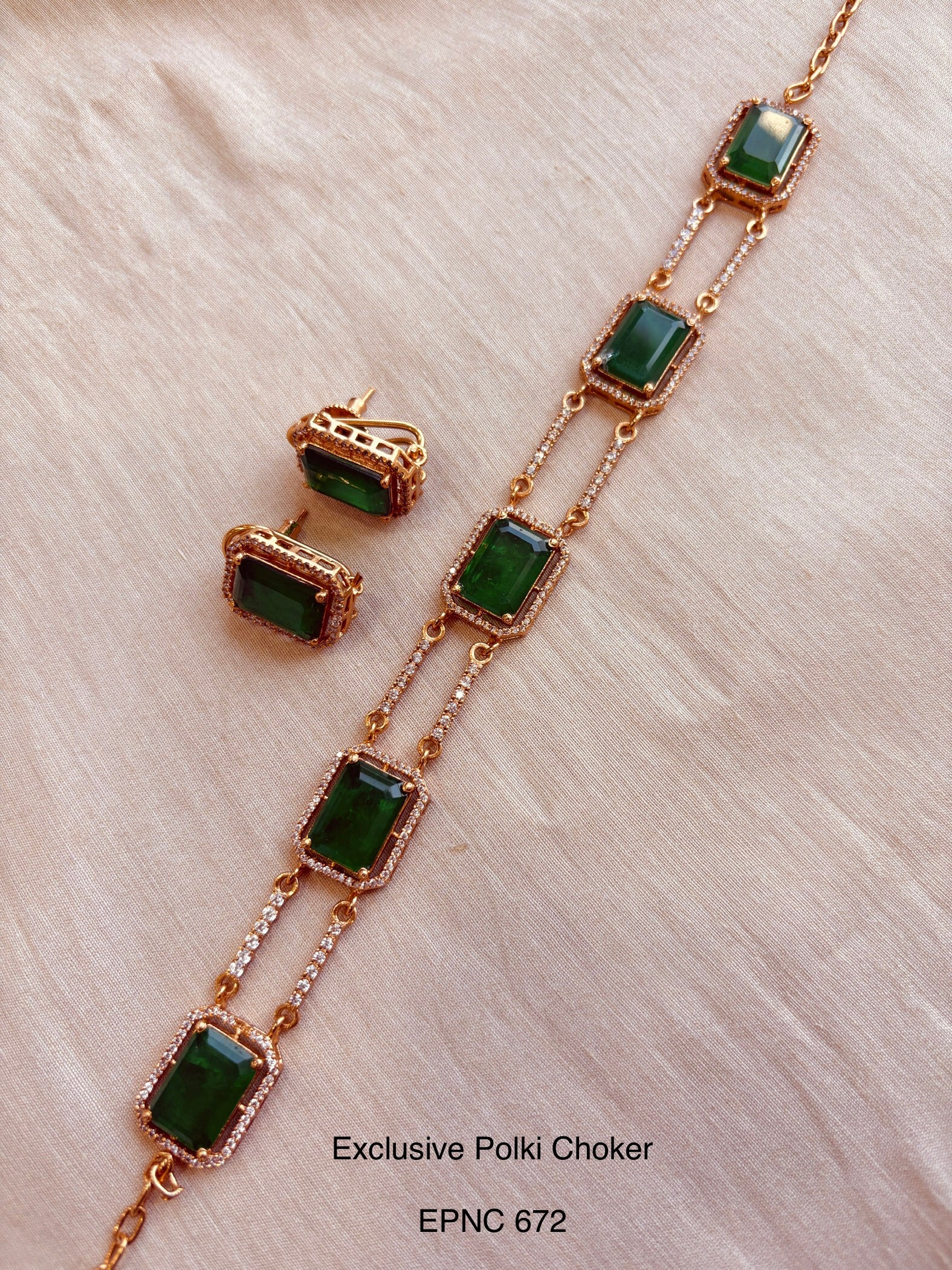 Demi fine Doublet Choker