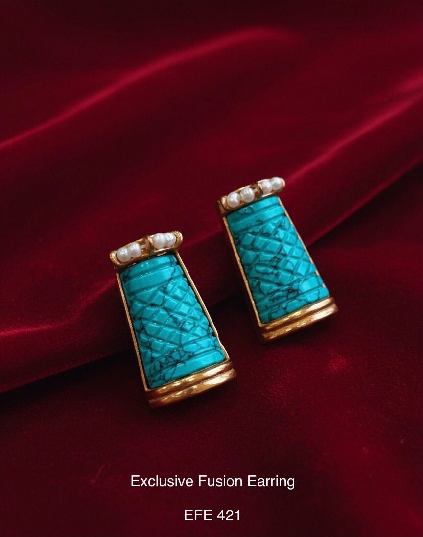 Neo Traditional Studs