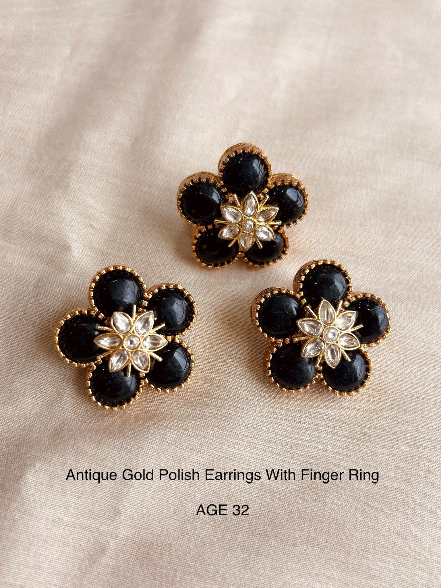 Ethno gold earring with ring