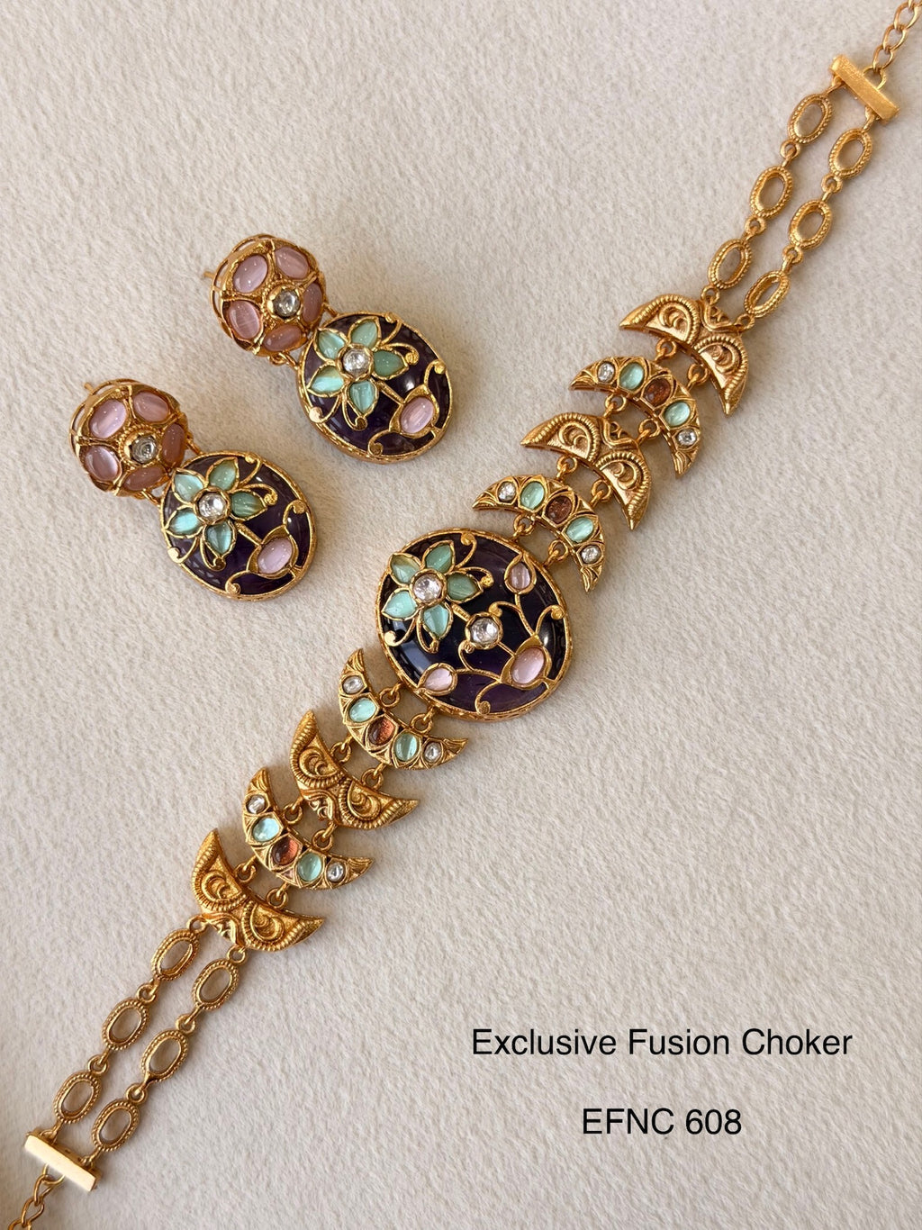 Neo Traditional Choker