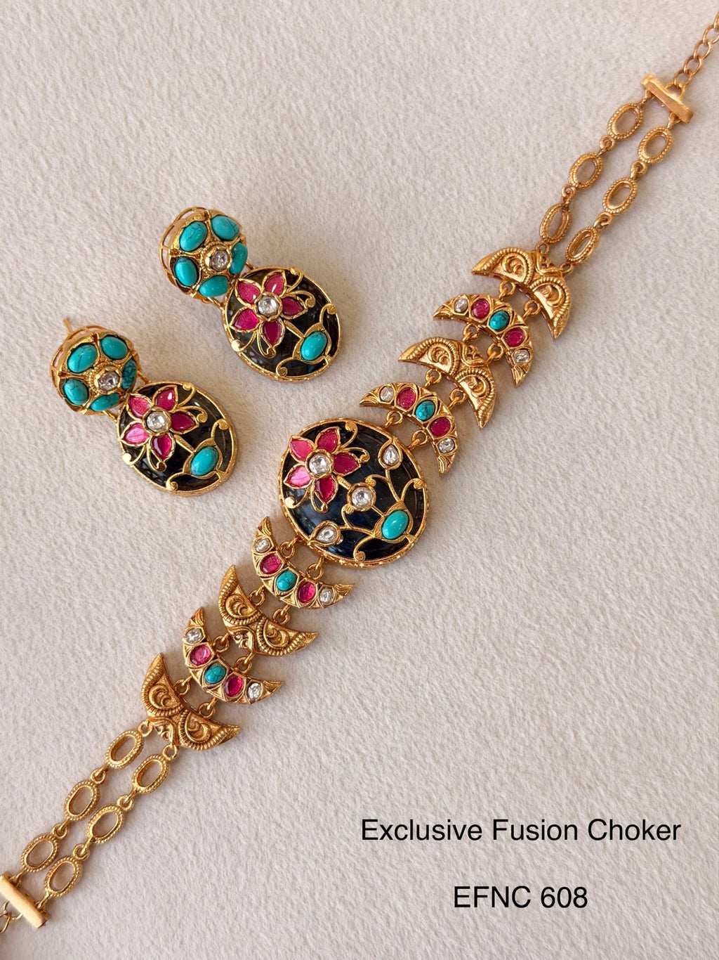 Neo Traditional Choker