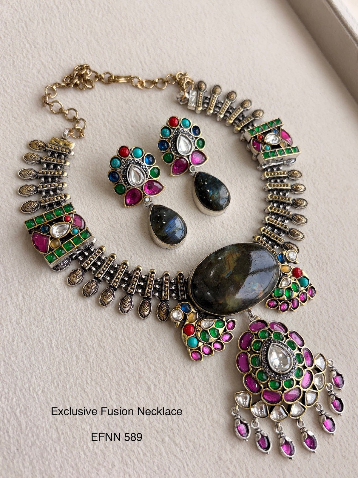 EXCLUSIVE FUSION NECKLACES