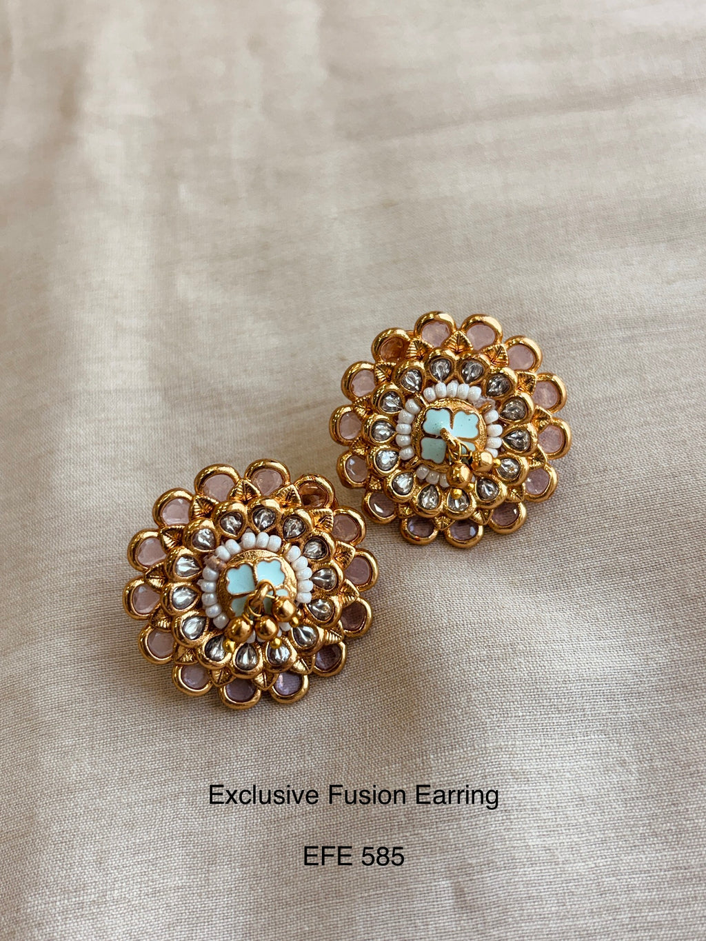 Neo Traditional Studs