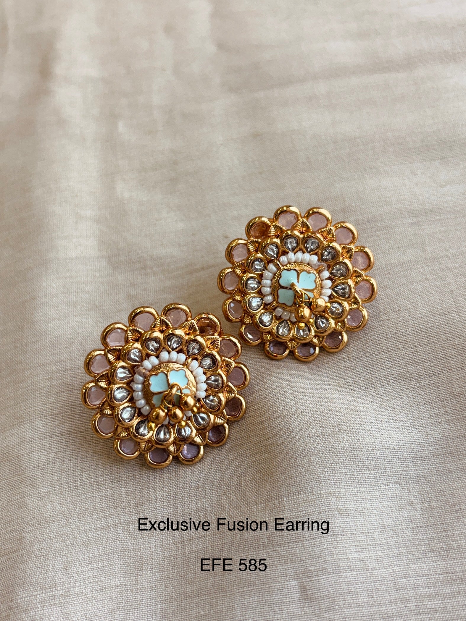 Neo Traditional Studs