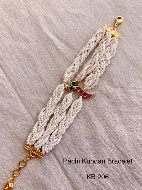 HANDCRAFTED GOLD JADAU BRACELET