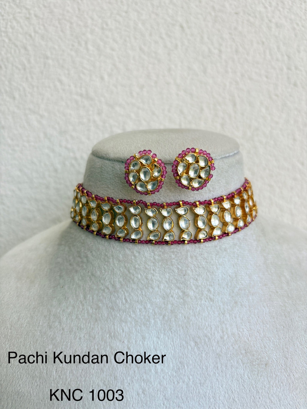 HANDCRAFTED GOLD JADAU CHOKER