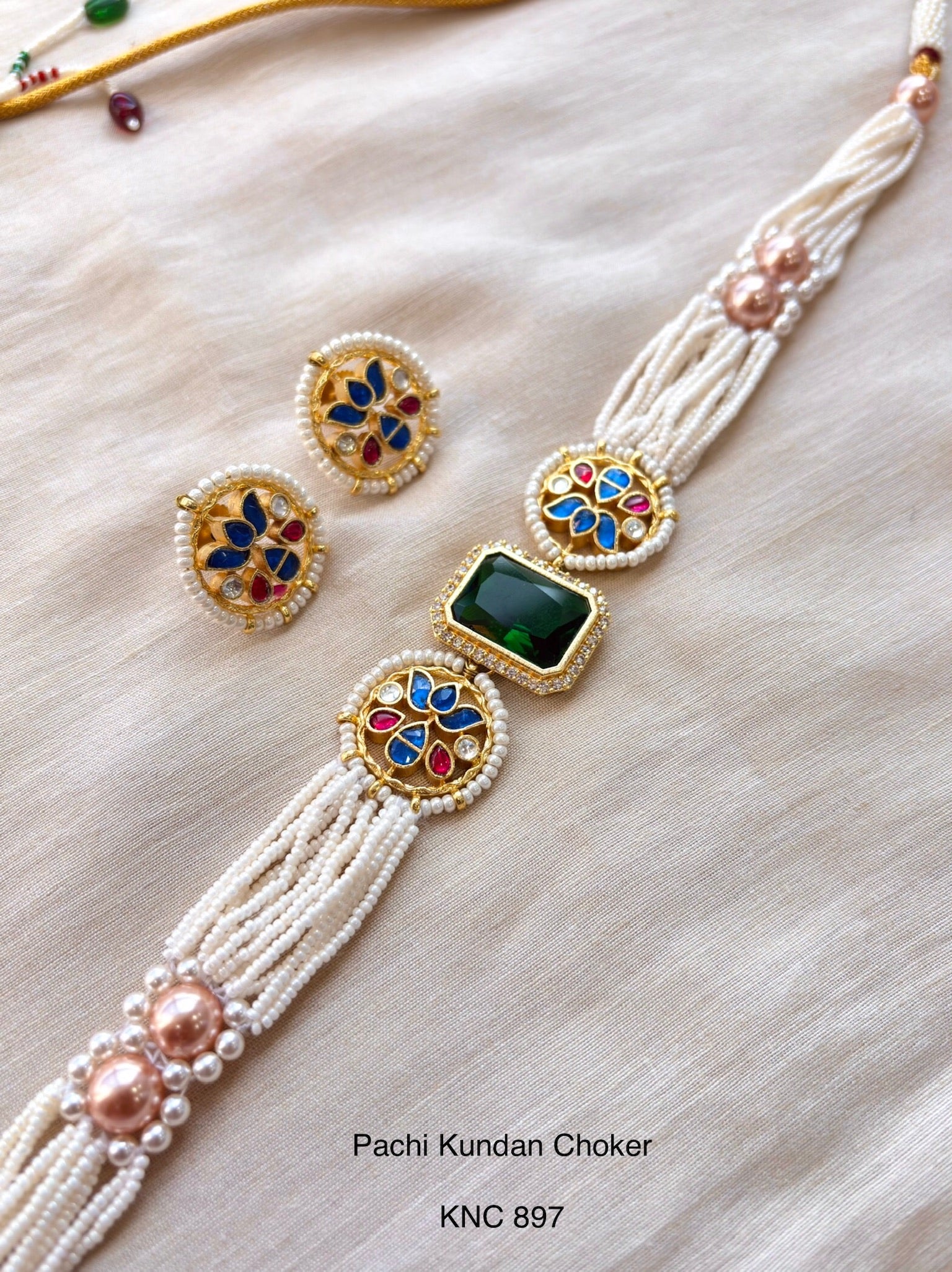 Indo cantemporary choker