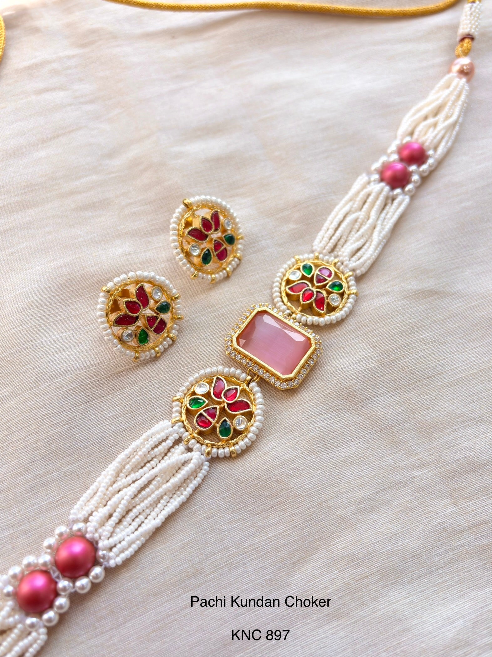 Indo cantemporary choker