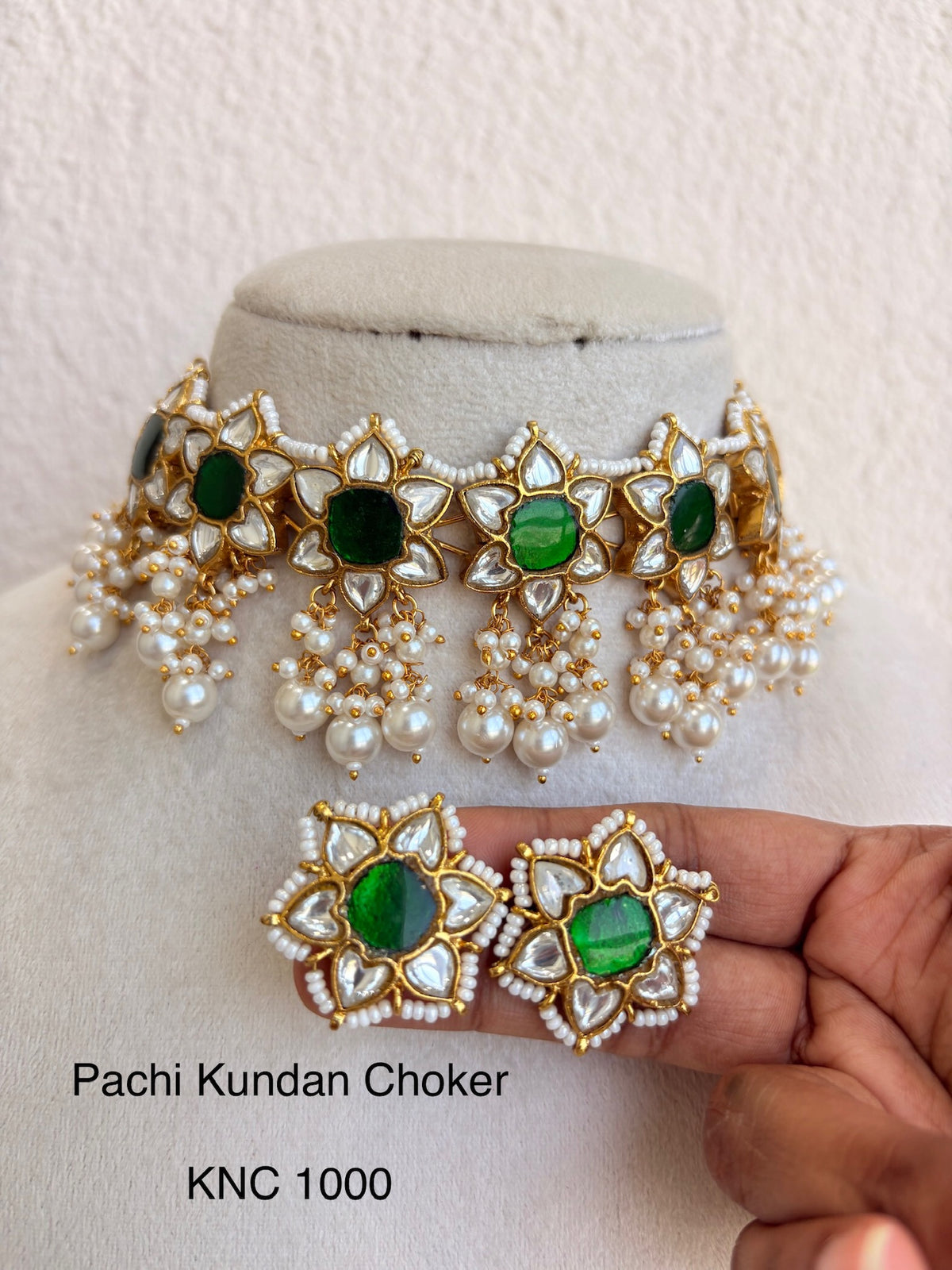 HANDCRAFTED GOLD JADAU FUSION CHOKER
