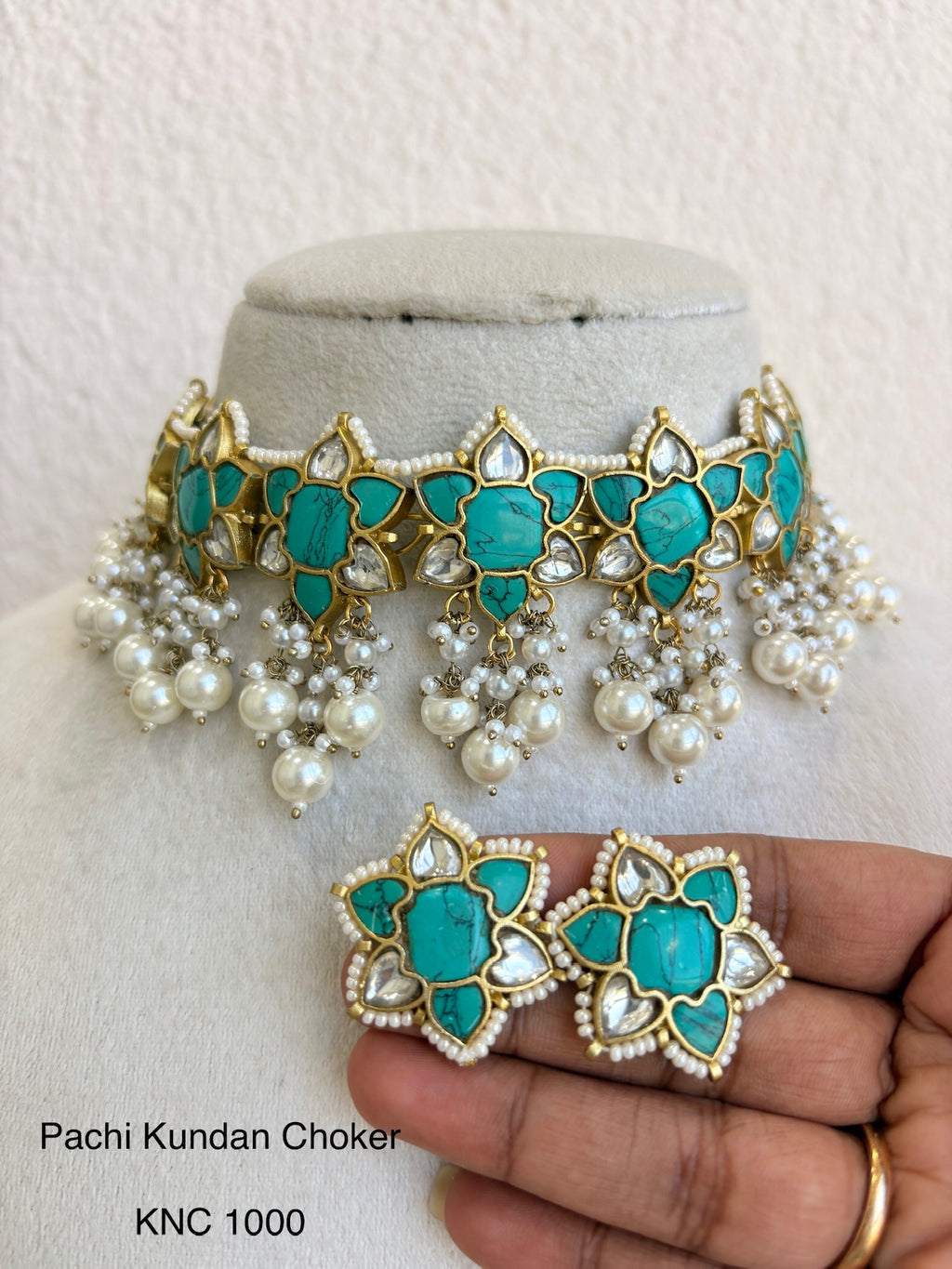 HANDCRAFTED GOLD JADAU FUSION CHOKER