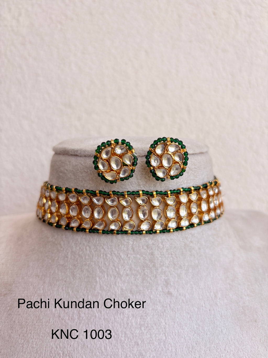 HANDCRAFTED GOLD JADAU CHOKER