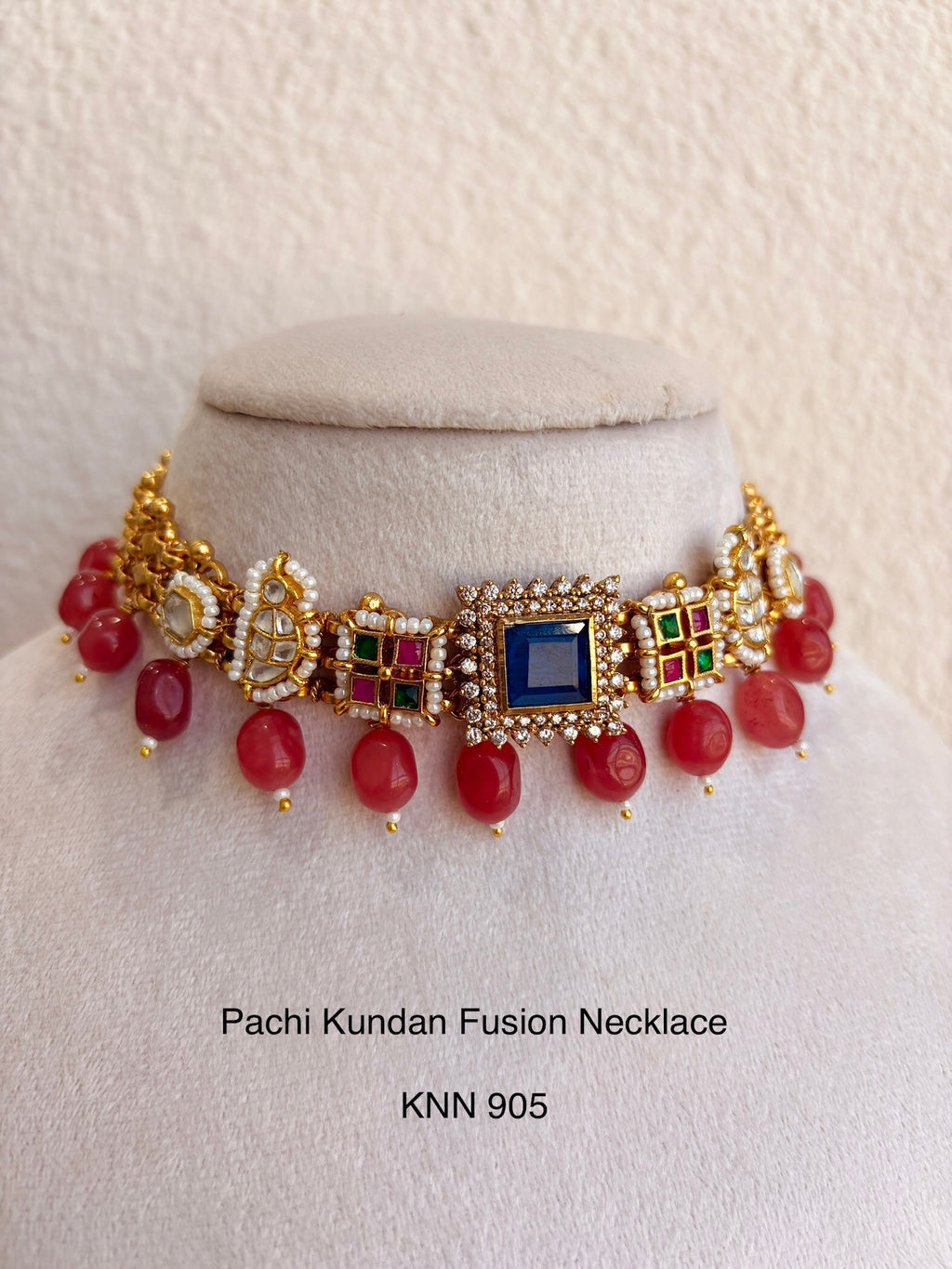 Handcrafted gold jadau fusion necklace