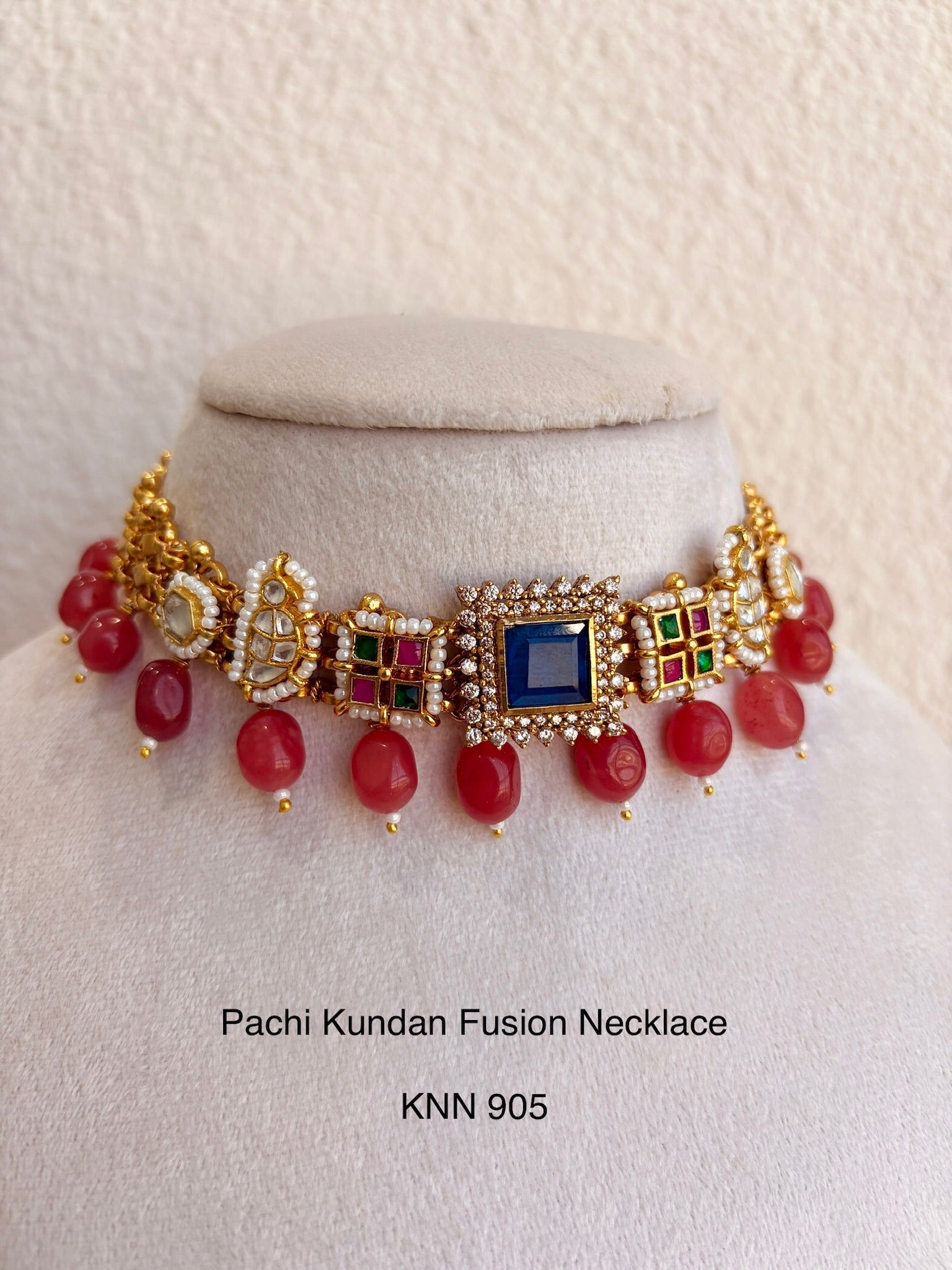 Handcrafted gold jadau fusion necklace