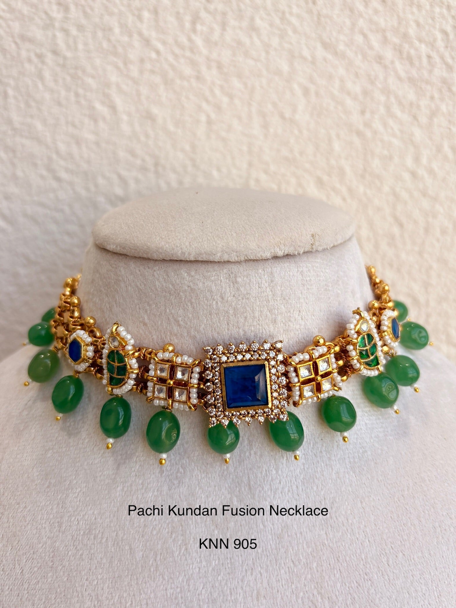 Handcrafted gold jadau fusion necklace