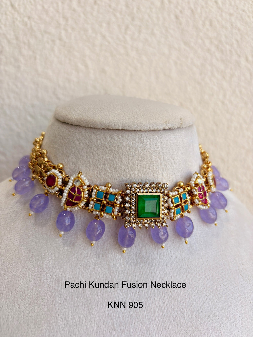 Handcrafted gold jadau fusion necklace
