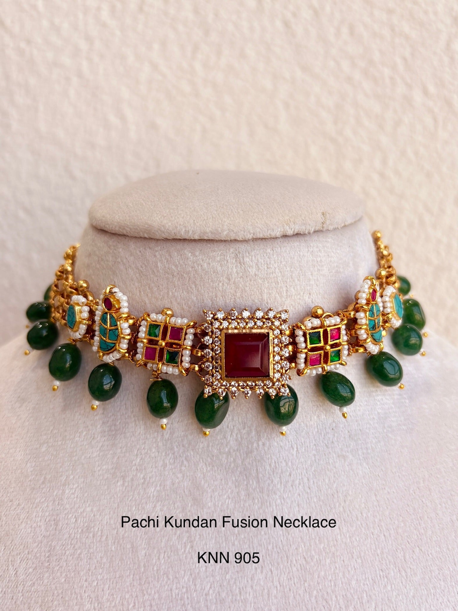 Handcrafted gold jadau fusion necklace