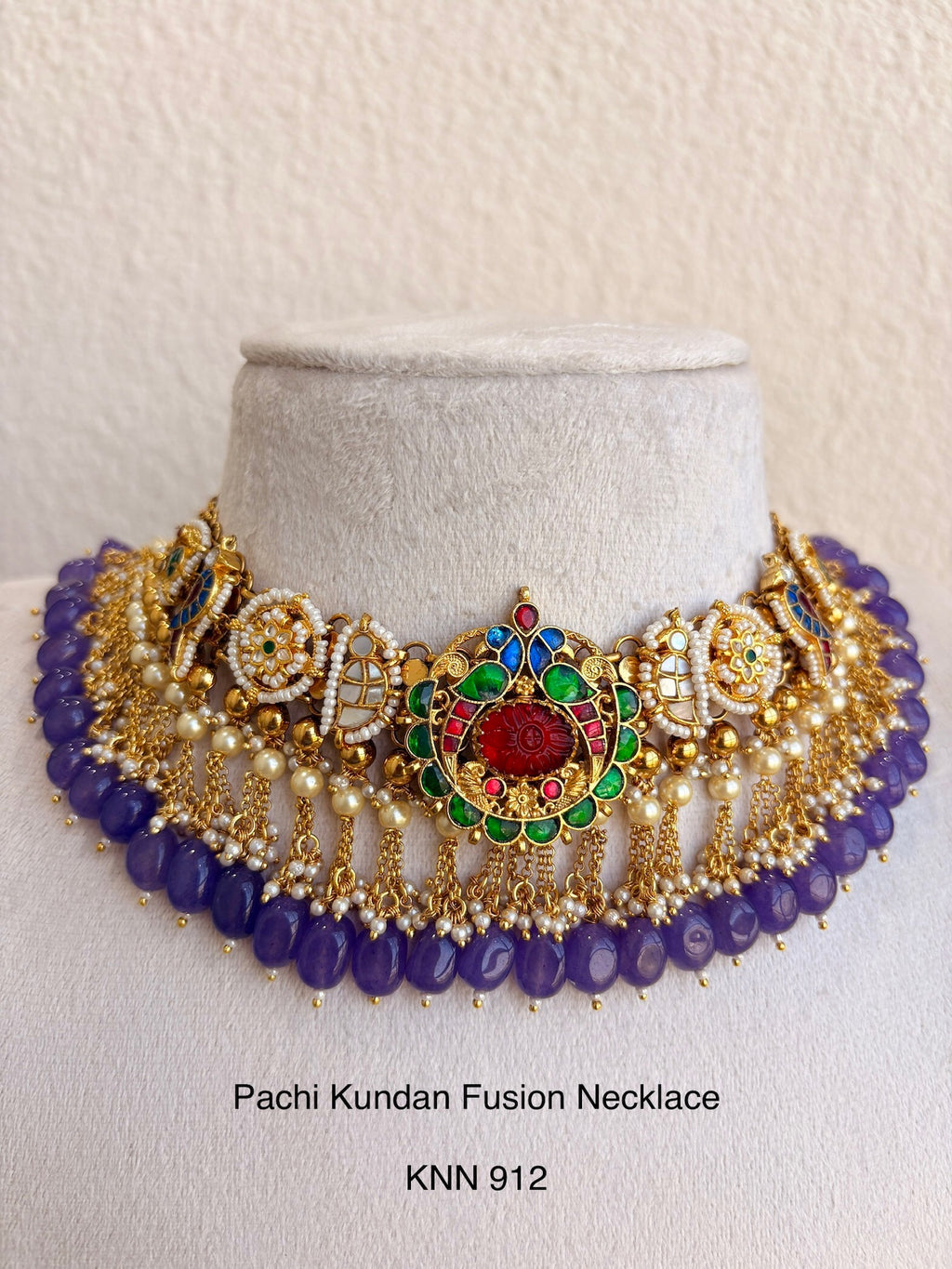 Handcrafted gold jadau fusion necklace