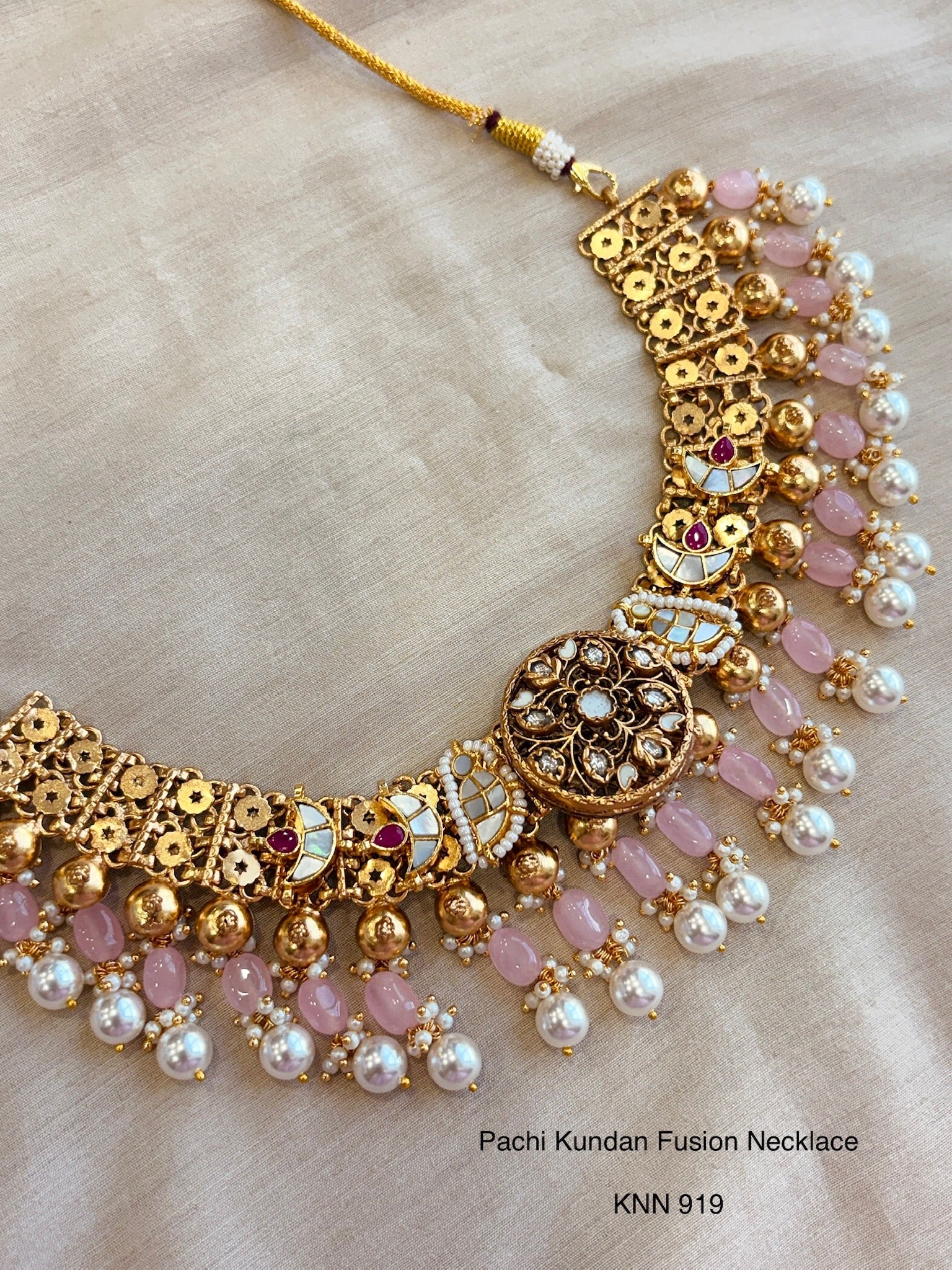 Handcrafted gold jadau fusion necklace