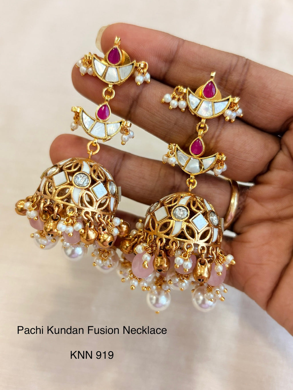 Handcrafted gold jadau fusion necklace