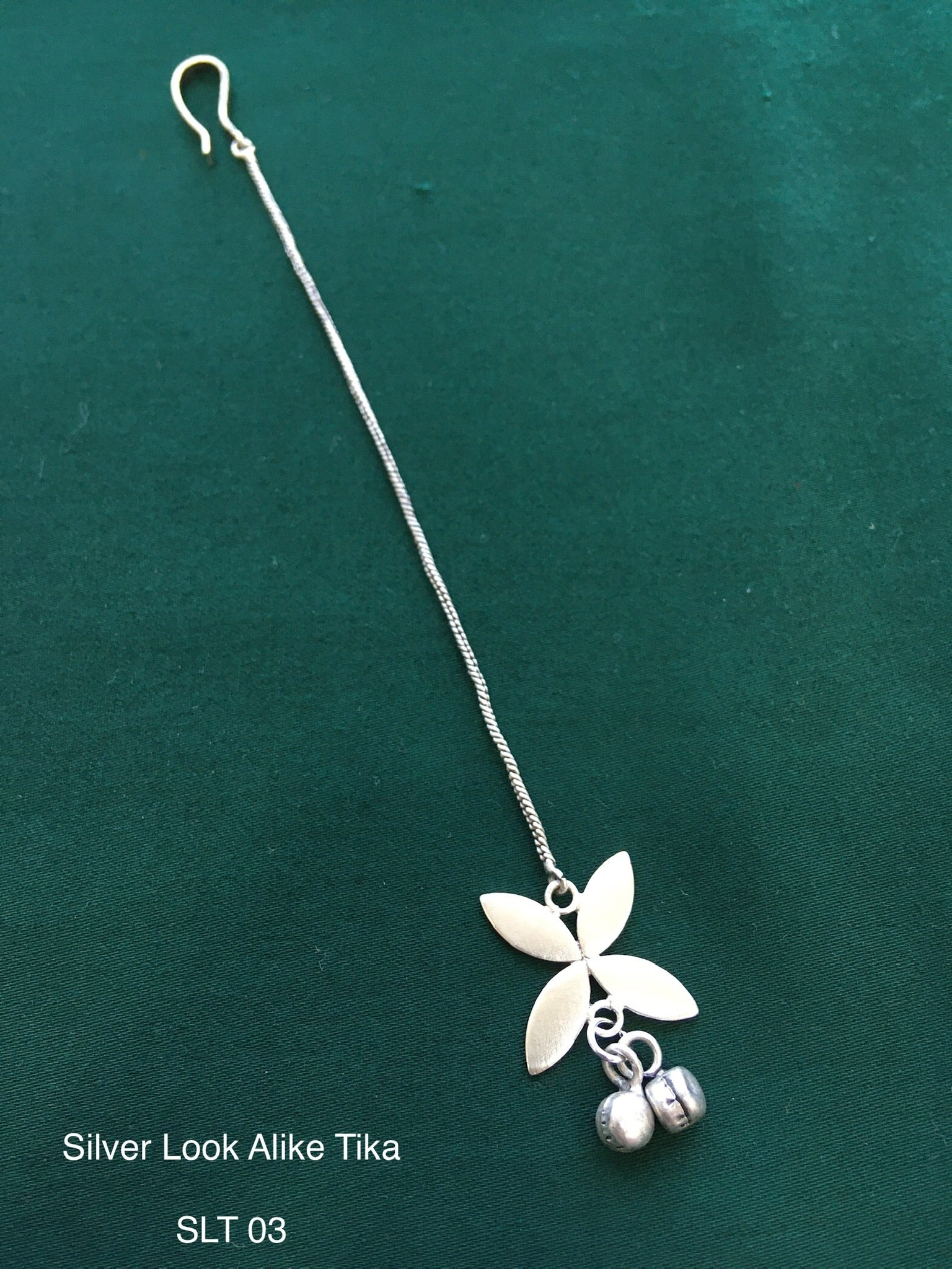Antique silver tone tikka